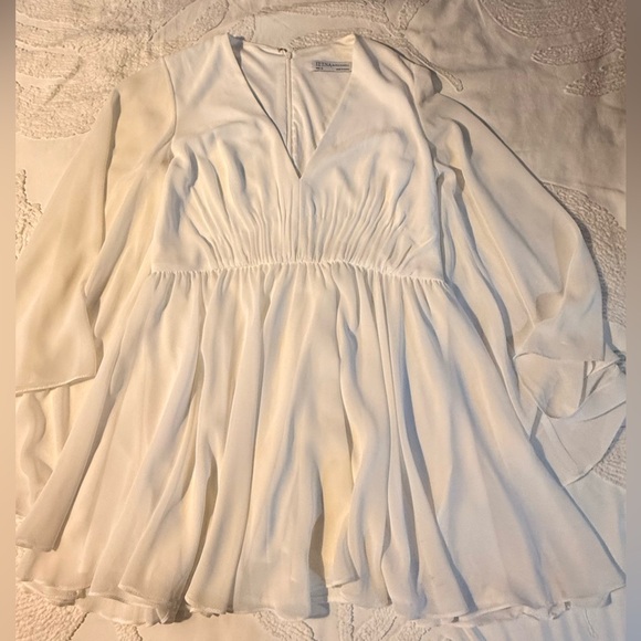 White flowy blouse - Picture 1 of 4